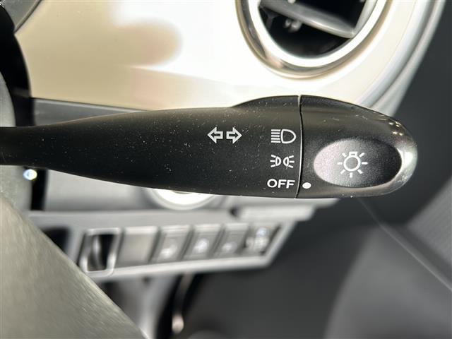 アルトラパン Xセレクション シートヒーター アイドリングストップ プッシュスタート スマートキー バックカメラ 純正フロアマット 純正アルミホイール オートエアコン フォグランプ パワーステアリング パワーウィンドウ(7枚目)