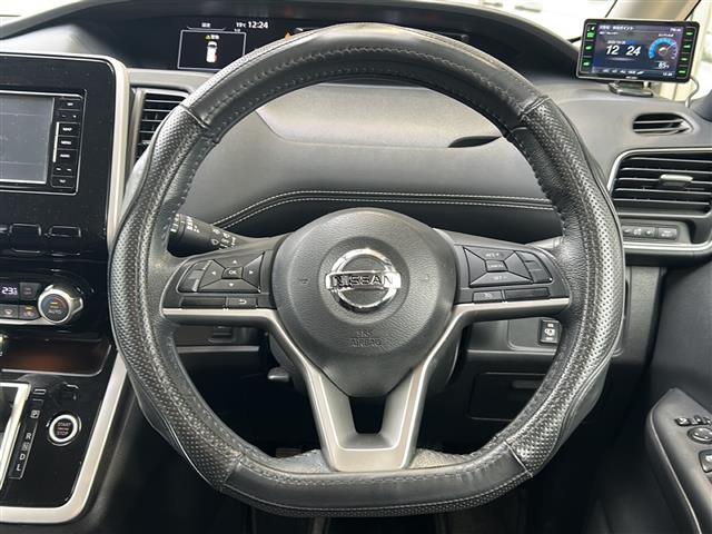 セレナ ハイウェイスター 社外ナビ フリップダウンモニター エマージェンシーブレーキ 両側パワスラ 前後ドラレコ ETC LEDヘッドライト 純正アルミ バックカメラ レー探 車線逸脱警報 アイドリングストップ 横滑り防止装置(5枚目)