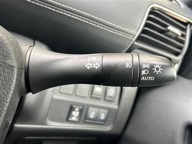 セレナ ハイウェイスター 社外ナビ フリップダウンモニター エマージェンシーブレーキ 両側パワスラ 前後ドラレコ ETC LEDヘッドライト 純正アルミ バックカメラ レー探 車線逸脱警報 アイドリングストップ 横滑り防止装置(10枚目)