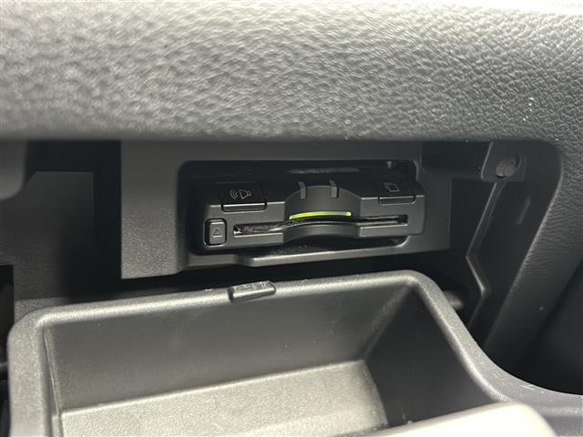 セレナ ハイウェイスター 社外ナビ フリップダウンモニター エマージェンシーブレーキ 両側パワスラ 前後ドラレコ ETC LEDヘッドライト 純正アルミ バックカメラ レー探 車線逸脱警報 アイドリングストップ 横滑り防止装置(13枚目)