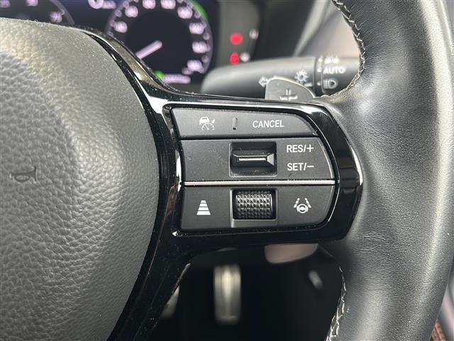 ＺＲ－Ｖ ｅ：ＨＥＶ　Ｚ　純正ナビ・ＡＭ／ＦＭ・ＣＤ・ＤＶＤ・Ｂｌｕｅｔｏｏｔｈ・ＵＳＢ端子・フルセグＴＶ・主要装備・置くだけ充電・ドライブレコーダー・電動リアゲート・ＥＴＣ２．０・シートヒーター・パワーシート・純正マット（10枚目）