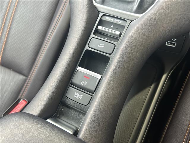 ＺＲ－Ｖ ｅ：ＨＥＶ　Ｚ　純正ナビ・ＡＭ／ＦＭ・ＣＤ・ＤＶＤ・Ｂｌｕｅｔｏｏｔｈ・ＵＳＢ端子・フルセグＴＶ・主要装備・置くだけ充電・ドライブレコーダー・電動リアゲート・ＥＴＣ２．０・シートヒーター・パワーシート・純正マット（19枚目）