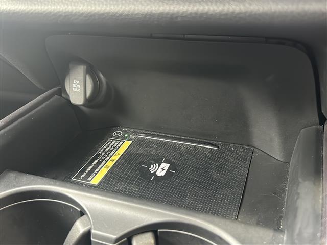 ＺＲ－Ｖ ｅ：ＨＥＶ　Ｚ　純正ナビ・ＡＭ／ＦＭ・ＣＤ・ＤＶＤ・Ｂｌｕｅｔｏｏｔｈ・ＵＳＢ端子・フルセグＴＶ・主要装備・置くだけ充電・ドライブレコーダー・電動リアゲート・ＥＴＣ２．０・シートヒーター・パワーシート・純正マット（20枚目）