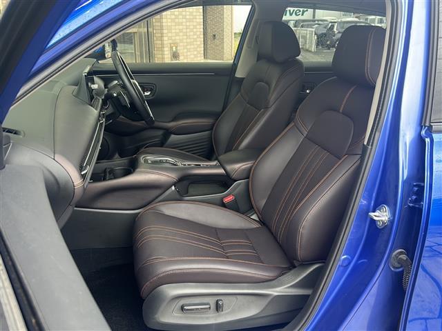 ＺＲ－Ｖ ｅ：ＨＥＶ　Ｚ　純正ナビ・ＡＭ／ＦＭ・ＣＤ・ＤＶＤ・Ｂｌｕｅｔｏｏｔｈ・ＵＳＢ端子・フルセグＴＶ・主要装備・置くだけ充電・ドライブレコーダー・電動リアゲート・ＥＴＣ２．０・シートヒーター・パワーシート・純正マット（25枚目）