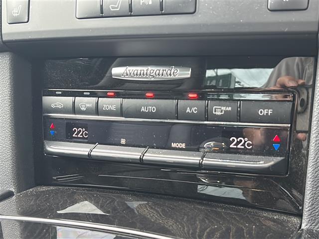Eクラス E350 ブルーテック アバンギャルド 純正ナビ バックカメラ クルーズコントロール コーナーセンサー シートヒーター パワーシート 横滑り防止装置 純正フロアマット 純正アルミホイール レーダー探知機 キセノンヘッドライト ETC(14枚目)