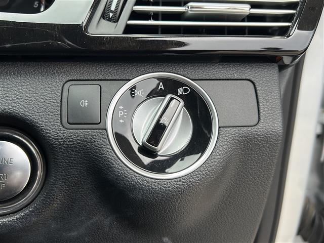 Eクラス E350 ブルーテック アバンギャルド 純正ナビ バックカメラ クルーズコントロール コーナーセンサー シートヒーター パワーシート 横滑り防止装置 純正フロアマット 純正アルミホイール レーダー探知機 キセノンヘッドライト ETC(17枚目)