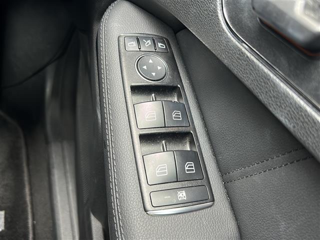 Eクラス E350 ブルーテック アバンギャルド 純正ナビ バックカメラ クルーズコントロール コーナーセンサー シートヒーター パワーシート 横滑り防止装置 純正フロアマット 純正アルミホイール レーダー探知機 キセノンヘッドライト ETC(22枚目)