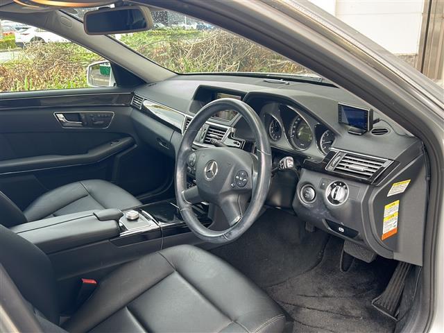 Eクラス E350 ブルーテック アバンギャルド 純正ナビ バックカメラ クルーズコントロール コーナーセンサー シートヒーター パワーシート 横滑り防止装置 純正フロアマット 純正アルミホイール レーダー探知機 キセノンヘッドライト ETC(23枚目)