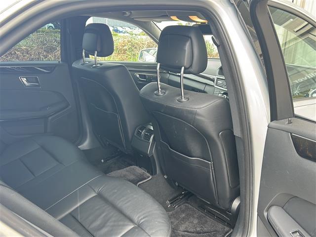 Eクラス E350 ブルーテック アバンギャルド 純正ナビ バックカメラ クルーズコントロール コーナーセンサー シートヒーター パワーシート 横滑り防止装置 純正フロアマット 純正アルミホイール レーダー探知機 キセノンヘッドライト ETC(27枚目)