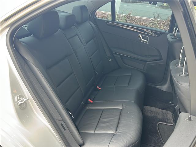 Eクラス E350 ブルーテック アバンギャルド 純正ナビ バックカメラ クルーズコントロール コーナーセンサー シートヒーター パワーシート 横滑り防止装置 純正フロアマット 純正アルミホイール レーダー探知機 キセノンヘッドライト ETC(28枚目)