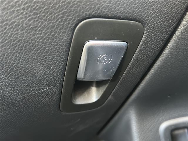 ＧＬＣ ＧＬＣ２２０ｄ　４マチックスポーツ　純正ナビ・衝突軽減・レーンキープ・追従クルコン・ＢＳＭ・コーナーセンサー前後・全方位カメラ・ＨＵＤ・ハンドルアシスト・ビルトインＥＴＣ・電動リアゲート・ドラレコ前・パワーシートＤ／Ｎ席　暖シート（18枚目）