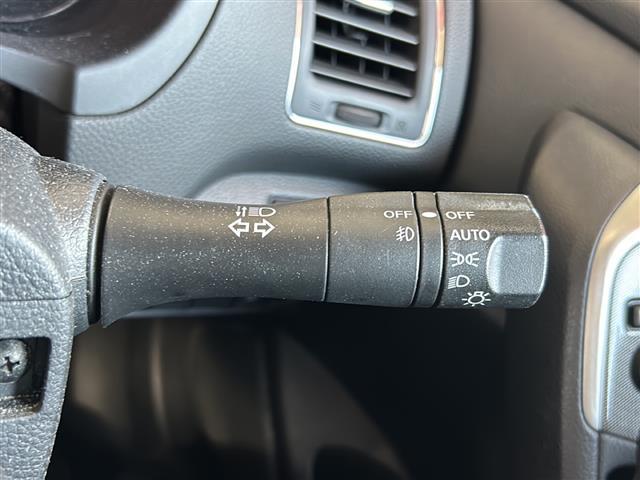 ティアナ XE 純正ナビ・横滑り防止・盗難防止装置・バックカメラ・ビルトインETC・純正フロアマット・純正アルミホイール・キセノンヘッドライト・オートライト・フォグランプ・ステリモ・スマートキー・プッシュ(11枚目)