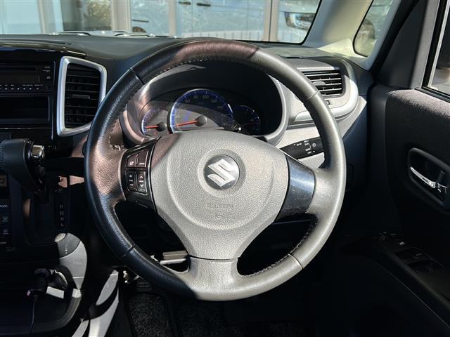 ソリオバンディット ベースグレード オーディオ・両側パワスラ・ドラレコ前・社外フロアマット・純正アルミホイール・キセノンヘッドライト・オートライト・フォグランプ・スマートキー・プッシュスタート・オートエアコン・Wエアバック・ス(8枚目)