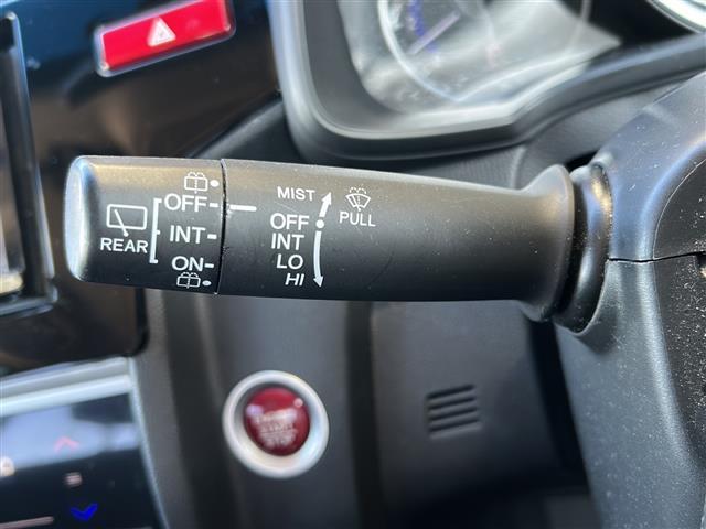 フィット 13G・Fパッケージ 社外ナビ・Bluetooth・CD・AUX・AM・FM・バックカメラ・横滑り防止装置・ステアリングリモコン・純正フロアマット・純正ホイールキャップ・プッシュスタート・スマートキー・アイドリングストップ(7枚目)