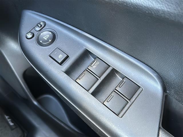 フィット 13G・Fパッケージ 社外ナビ・Bluetooth・CD・AUX・AM・FM・バックカメラ・横滑り防止装置・ステアリングリモコン・純正フロアマット・純正ホイールキャップ・プッシュスタート・スマートキー・アイドリングストップ(16枚目)