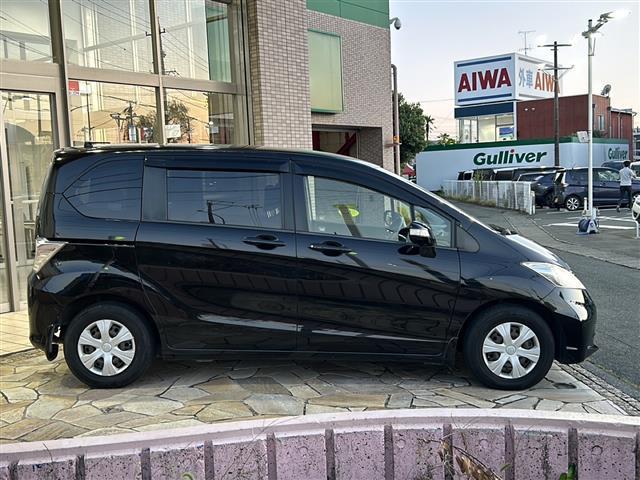 フリード G ジャストセレクション 純正メモリナビ・DVD・CD・AM・FM・Bluetooth・ワンセグTV・バックカメラ・ステアリングリモコン・ドライブレコーダー前・横滑り防止・社外フロアマット・純正ホイールキャップ・両側パワスラ(32枚目)