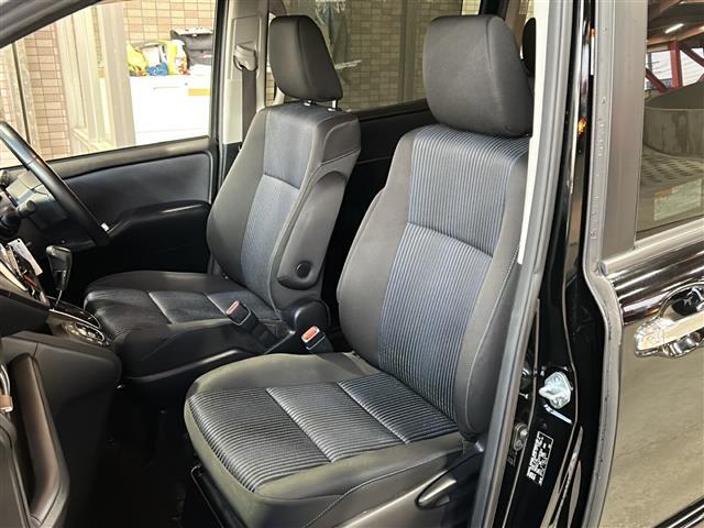 ヴォクシー ZS 煌 純正ナビ・両側パワスラ・後席モニター・衝突軽減・レーンキープ・バックカメラ・ビルトインETC・ドラレコ前後・純正フロアマット・純正アルミホイール・LEDヘッドライト・オートライト・オートハイビーム(23枚目)