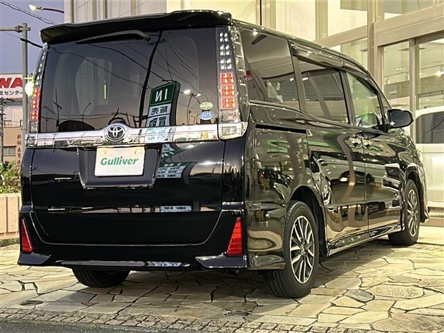 ヴォクシー ZS 煌 純正ナビ・両側パワスラ・後席モニター・衝突軽減・レーンキープ・バックカメラ・ビルトインETC・ドラレコ前後・純正フロアマット・純正アルミホイール・LEDヘッドライト・オートライト・オートハイビーム(33枚目)