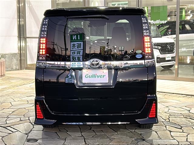 ヴォクシー ZS 煌 純正ナビ・両側パワスラ・後席モニター・衝突軽減・レーンキープ・バックカメラ・ビルトインETC・ドラレコ前後・純正フロアマット・純正アルミホイール・LEDヘッドライト・オートライト・オートハイビーム(34枚目)