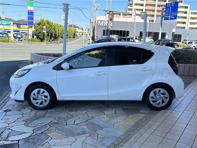 アクア S 純正ナビ(Bluetooth AM FM AUX) 前後コーナーセンサー 純正フロアマット ビルトインETC トヨタセーフティセンス パワーステアリング パワーウインドウ(5枚目)