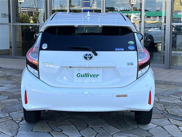 アクア S 純正ナビ(Bluetooth AM FM AUX) 前後コーナーセンサー 純正フロアマット ビルトインETC トヨタセーフティセンス パワーステアリング パワーウインドウ(7枚目)