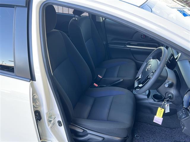 アクア S 純正ナビ(Bluetooth AM FM AUX) 前後コーナーセンサー 純正フロアマット ビルトインETC トヨタセーフティセンス パワーステアリング パワーウインドウ(19枚目)