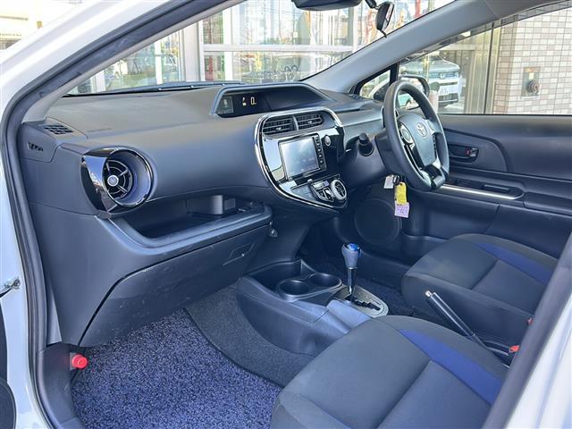 アクア S 純正ナビ(Bluetooth AM FM AUX) 前後コーナーセンサー 純正フロアマット ビルトインETC トヨタセーフティセンス パワーステアリング パワーウインドウ(22枚目)