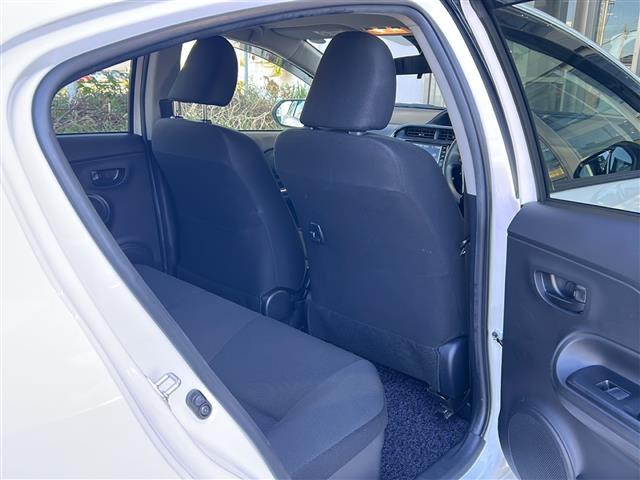 アクア S 純正ナビ(Bluetooth AM FM AUX) 前後コーナーセンサー 純正フロアマット ビルトインETC トヨタセーフティセンス パワーステアリング パワーウインドウ(24枚目)