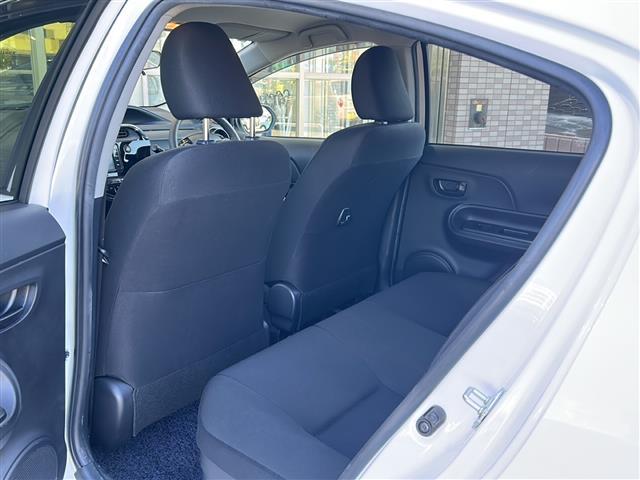 アクア S 純正ナビ(Bluetooth AM FM AUX) 前後コーナーセンサー 純正フロアマット ビルトインETC トヨタセーフティセンス パワーステアリング パワーウインドウ(26枚目)