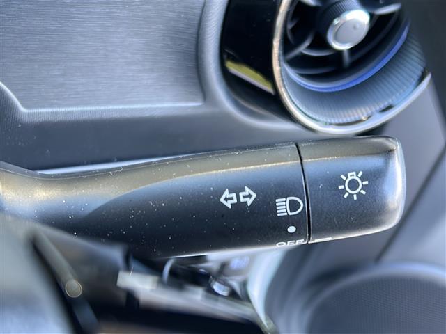 アクア S 純正ナビ(Bluetooth AM FM AUX) 前後コーナーセンサー 純正フロアマット ビルトインETC トヨタセーフティセンス パワーステアリング パワーウインドウ(32枚目)