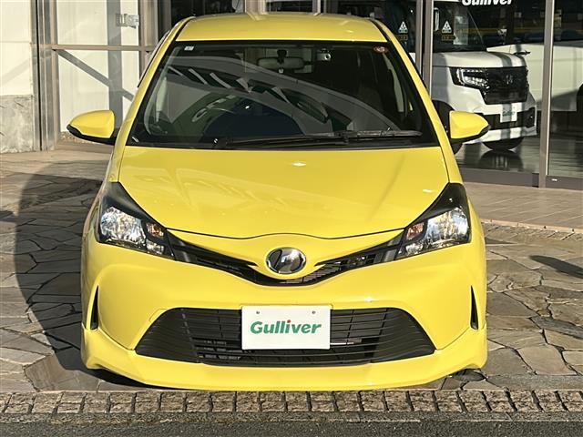 ヴィッツ F 純正ナビ(AM FM CD DVD SD ワンセグテレビ Bluetooth AUX)ドラレコ ETC 純正フロアマット 純正ホイールキャップ ステアリングリモコン アイドリングス(3枚目)