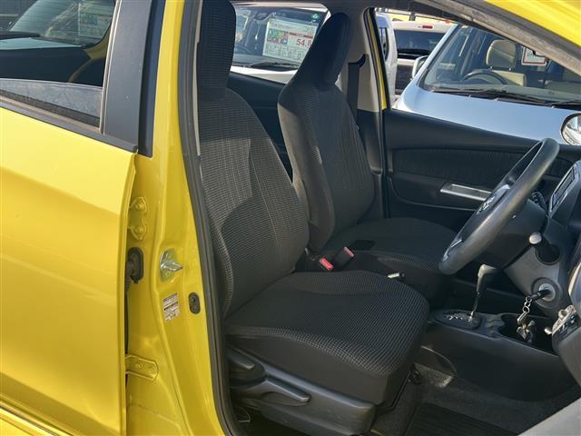 ヴィッツ F 純正ナビ(AM FM CD DVD SD ワンセグテレビ Bluetooth AUX)ドラレコ ETC 純正フロアマット 純正ホイールキャップ ステアリングリモコン アイドリングス(10枚目)