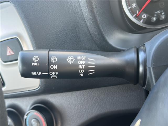 ヴィッツ F 純正ナビ(AM FM CD DVD SD ワンセグテレビ Bluetooth AUX)ドラレコ ETC 純正フロアマット 純正ホイールキャップ ステアリングリモコン アイドリングス(22枚目)