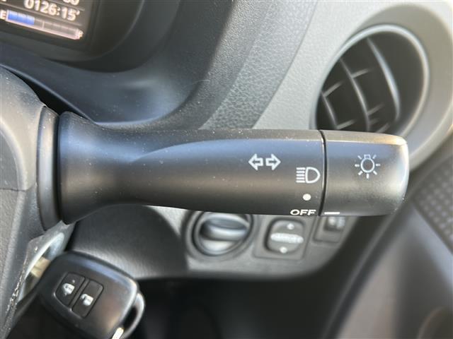 ヴィッツ F 純正ナビ(AM FM CD DVD SD ワンセグテレビ Bluetooth AUX)ドラレコ ETC 純正フロアマット 純正ホイールキャップ ステアリングリモコン アイドリングス(23枚目)