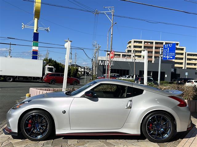 フェアレディZ ニスモ 19インチADVANアルミ HKSメタルキャタライザー&オイルクーラー NISMOマフラー&タワーバー BOSEスピーカー 3眼メーター HIDライト ビルトインETC レカロシート 横滑り防止装置(32枚目)