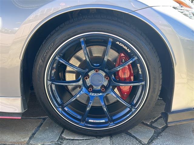 フェアレディZ ニスモ 19インチADVANアルミ HKSメタルキャタライザー&オイルクーラー NISMOマフラー&タワーバー BOSEスピーカー 3眼メーター HIDライト ビルトインETC レカロシート 横滑り防止装置(34枚目)