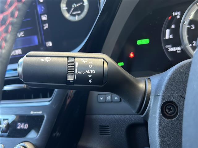 ES ES300h Fスポーツ TRDエアロ マフラー4本出し マークレビンソン デジタルアウターミラー 全方位カメラ パワートランク 前後ドラレコ レーダー探知機 黒/赤レザー 19インチAW オレンジキャリパー サンルーフ(10枚目)