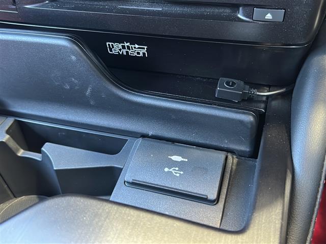 ES ES300h Fスポーツ TRDエアロ マフラー4本出し マークレビンソン デジタルアウターミラー 全方位カメラ パワートランク 前後ドラレコ レーダー探知機 黒/赤レザー 19インチAW オレンジキャリパー サンルーフ(24枚目)