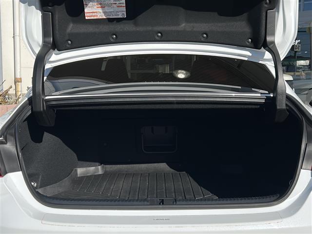 ES ES300h Fスポーツ TRDエアロ マフラー4本出し マークレビンソン デジタルアウターミラー 全方位カメラ パワートランク 前後ドラレコ レーダー探知機 黒/赤レザー 19インチAW オレンジキャリパー サンルーフ(31枚目)