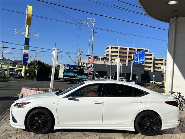 ES ES300h Fスポーツ TRDエアロ マフラー4本出し マークレビンソン デジタルアウターミラー 全方位カメラ パワートランク 前後ドラレコ レーダー探知機 黒/赤レザー 19インチAW オレンジキャリパー サンルーフ(39枚目)