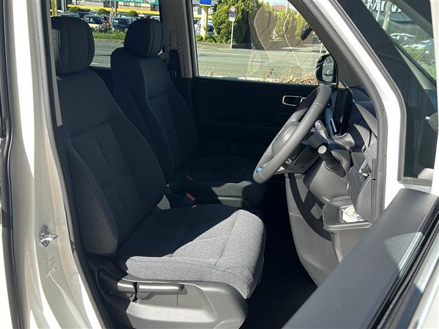 ステップワゴン e:HEVエアー EX 純正ナビ バックカメラ 2列目オットマン 後席フリップダウンモニター クリアランスソナー ブラインドスポット パワーテールゲート 後席エアコン シートヒーター 全列USB 純正16インチアルミ(21枚目)