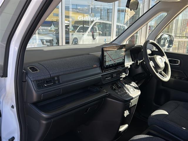 ステップワゴン e:HEVエアー EX 純正ナビ バックカメラ 2列目オットマン 後席フリップダウンモニター クリアランスソナー ブラインドスポット パワーテールゲート 後席エアコン シートヒーター 全列USB 純正16インチアルミ(25枚目)