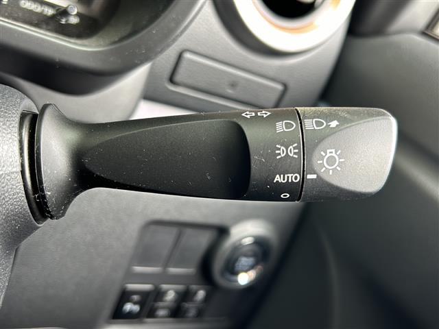 パッソ モーダ　純正ナビ・衝突軽減・横滑り防止装置・バックカメラ・純正ドラレコ前後・純正フロアマット・ＬＥＤヘッドライト・オートライト・フォグランプ・スマートキー・プッシュスタート・スペアキー１本・Ｗエアバック（12枚目）