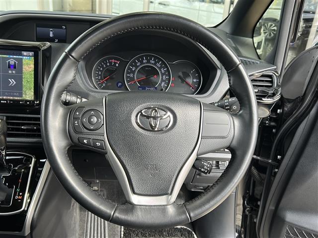 ヴォクシー ZS 煌 アルパインナビ フリップダウンモニター クルーズコントロール バックカメラ ETC 横滑り防止装置 後席エアコン オートハイビーム プリクラッシュ レーンキープ MTモード付AT アイドリングストップ(5枚目)