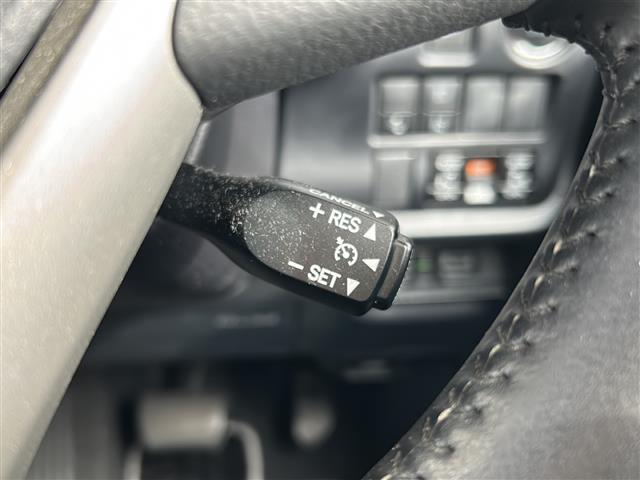ヴォクシー ZS 煌 アルパインナビ フリップダウンモニター クルーズコントロール バックカメラ ETC 横滑り防止装置 後席エアコン オートハイビーム プリクラッシュ レーンキープ MTモード付AT アイドリングストップ(8枚目)