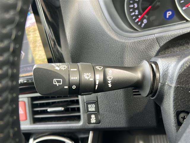 ヴォクシー ZS 煌 アルパインナビ フリップダウンモニター クルーズコントロール バックカメラ ETC 横滑り防止装置 後席エアコン オートハイビーム プリクラッシュ レーンキープ MTモード付AT アイドリングストップ(9枚目)
