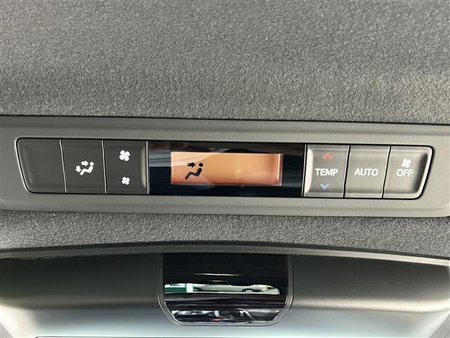 ヴォクシー ZS 煌 アルパインナビ フリップダウンモニター クルーズコントロール バックカメラ ETC 横滑り防止装置 後席エアコン オートハイビーム プリクラッシュ レーンキープ MTモード付AT アイドリングストップ(14枚目)