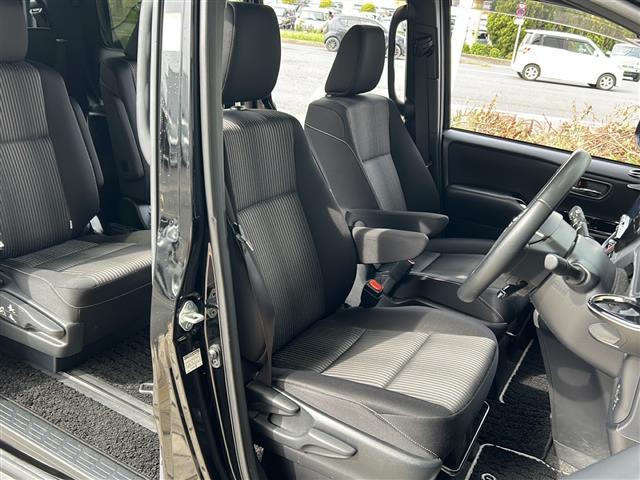 ヴォクシー ZS 煌 アルパインナビ フリップダウンモニター クルーズコントロール バックカメラ ETC 横滑り防止装置 後席エアコン オートハイビーム プリクラッシュ レーンキープ MTモード付AT アイドリングストップ(22枚目)