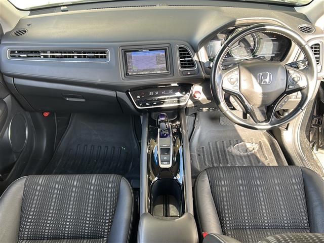 ヴェゼル ハイブリッドZ・ホンダセンシング 社外ナビ(AM FM DTV Bluetooth SD DVD フルセグ USB ipod)バックカメラ アダプティブクルーズコントロール ハーフレザーシート シートヒーターD+N席 ETC(42枚目)
