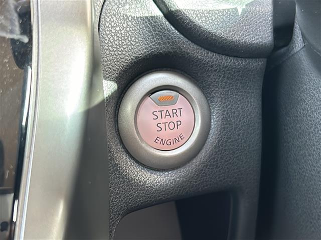 ノート X DIG-S Vセレクション+セーフティII 純正ナビ 全方位カメラ レーンキープアシスト ステアリングリモコン コーナーセンサー アイドリングストップ オートライト プッシュスタート スマートキー 純正アルミホイール 純正フロアマット(15枚目)